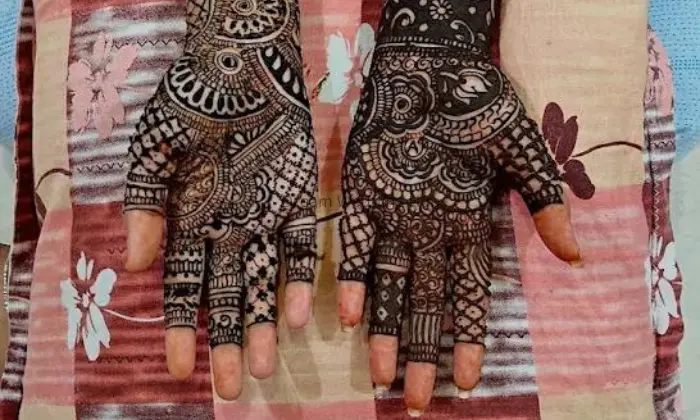 SARANYA BRIDAL MEHANDI